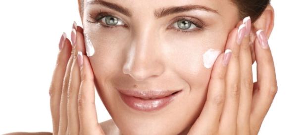 Here's A Daily Skincare Routine For 4 Different Skin Types - competitor.com Here's A Daily Skincare Routine For 4 Different Skin Types - competitor.com