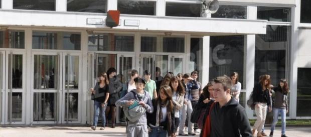 Retour aux fondamentaux pour les élèves français - bienpublic.com Retour aux fondamentaux pour les élèves français - bienpublic.com