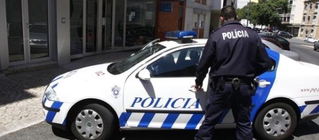 Um agente da PSP foi mordido por condutor submetido a teste de alcoolemia. Um agente da PSP foi mordido por condutor submetido a teste de alcoolemia.