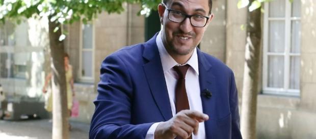Un député LREM agresse un responsable PS à coups de casque | SEN360.FR - sen360.com Un député LREM agresse un responsable PS à coups de casque | SEN360.FR - sen360.com