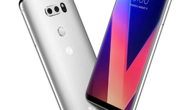 LG V30 &egrave; finalmente realt&agrave;, Display OLED e CAM F1.6! | Style Sheets - stylesheets.it