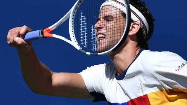 Thiem veste un completo Adidas a colori stile vintage allo US Open 2017