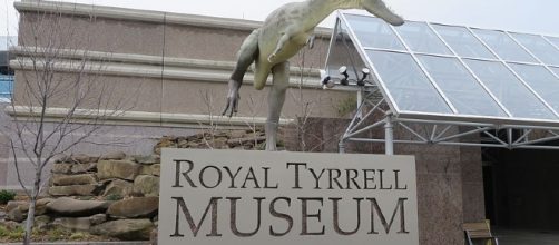 Dinosaur photo on Royal Tyrrell Museum |Carolyn Miaral | Wikimedia