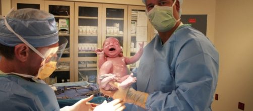 Doctor delivers patient’s child minutes before giving birth to her own child / Photo via Matthew Gosselin, Flickr