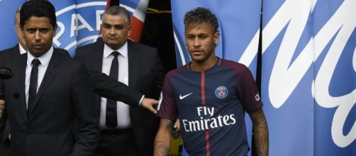 La présentation rococo de Neymar: un Prince carioca, Roi à Paris... (RMC Sport - BFMTV)