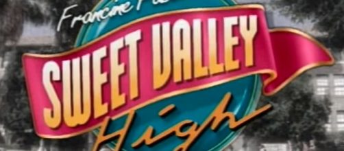 'Sweet Valley High' - YouTube screenshot | Sweet Valley High 1994/https://www.youtube.com/watch?v=JcmbBpPhNLI