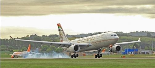 Terror suspects plotted to blow up an Etihad plane [Image: Wikimedia by Trevor Hannant/CC BY-SA 2.0]