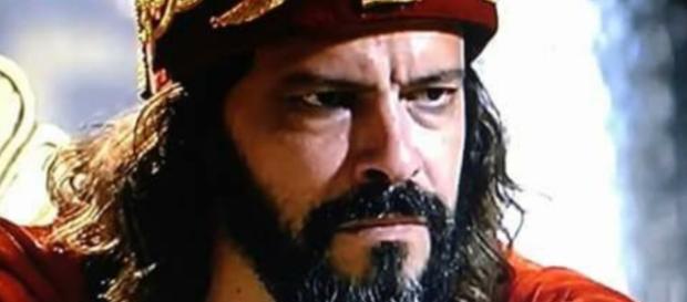 Nabucodonosor preocupa Amitis na novela (Foto: Reprodução/RecordTV) Nabucodonosor preocupa Amitis na novela (Foto: Reprodução/RecordTV)