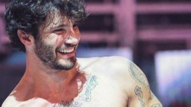 Gossip, Stefano De Martino: ecco la donna che gli ha fatto perdere la testa.