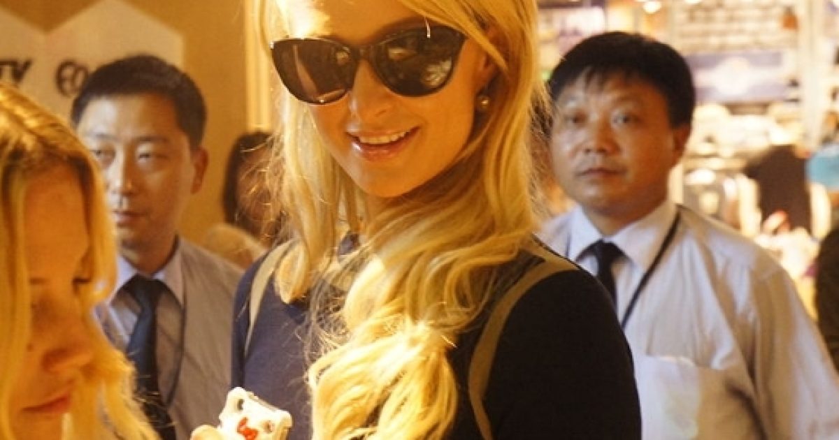 Paris Hilton sets trend with 'Little Mermaidinspired' swimsuit in Maldives