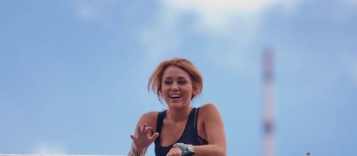 Miley Cyrus to receive special award in Teen Choice show / Photo via Jeff Denberg, Wikimedia Commons
