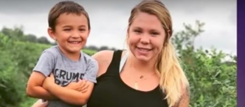 Kailyn Lowry and her son--Image via TheFame/YouTube