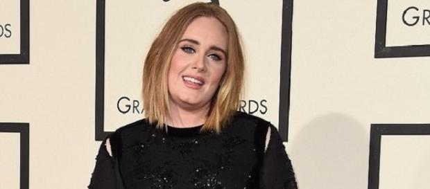 Adele é muito solidária e adora ajudar os outros (Foto: Getty Images) Adele é muito solidária e adora ajudar os outros (Foto: Getty Images)