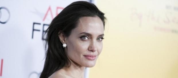 Angelina Jolie se afirma bissexual Angelina Jolie se afirma bissexual
