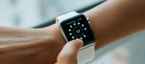 Apple Watch LTE on the way Image creatve commons https://upload.wikimedia.org/wikipedia/commons/9/92/Apple_Watch-.jpg Apple Watch LTE on the way Image creatve commons https://upload.wikimedia.org/wikipedia/commons/9/92/Apple_Watch-.jpg