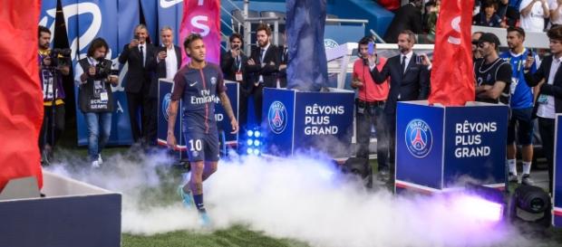 Apresentação de Neymar no Paris Saint-Germain Apresentação de Neymar no Paris Saint-Germain