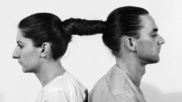 Art Wiki : MarinaAbramoviculay - artwiki.fr