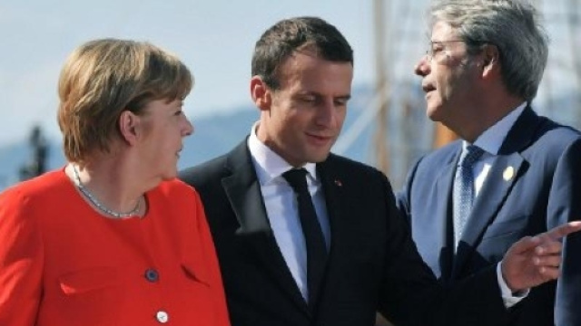 Merkel, Macron e Gentiloni devono trovare un'intesa sui migranti