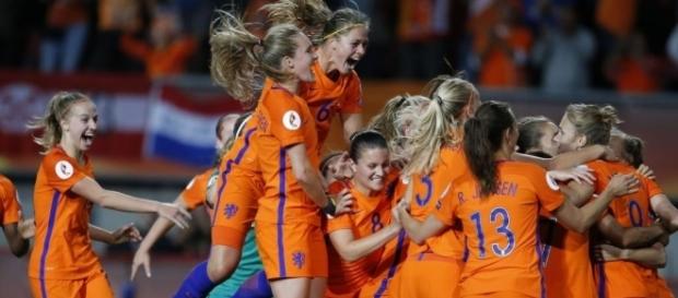 les Pays Bas remportent la Coupe d'Europe ! les Pays Bas remportent la Coupe d'Europe !