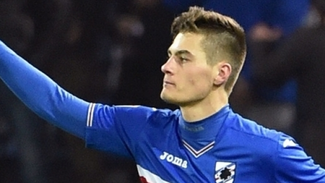 In alto l'attaccate della Sampdoria Patrik Schick