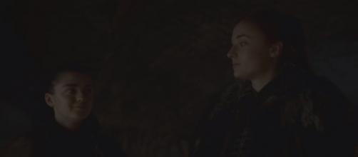 Arya and Sansa Stark in The Spoils of War episode (Source: GameofThrones via YouTube)