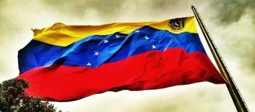Bandera de Venezuela en el Warairaa Repano by Jonathan Alavarez C / CC BY-SA 3.0