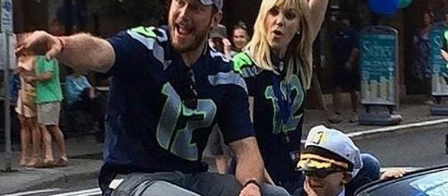 "Jurassic World' actor with his wife Anna Faris and son Jack / Photo via Anna Faris , Instagram