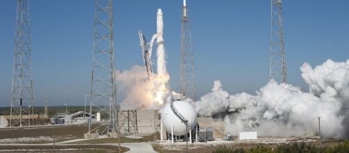 SpaceX’s Falcon 9 rocket and Dragon spacecraft lift off (Credit - Tony Gray and Kevin O'Connell – wikimediacommons)