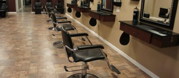 A hair salon is giving free makeovers to homeless girls / Photo via Beauty Blogger, Wikimedia Commons A hair salon is giving free makeovers to homeless girls / Photo via Beauty Blogger, Wikimedia Commons