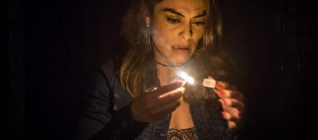 Bibi arma plano para queimar rival em ''A Força do Querer'' Bibi arma plano para queimar rival em ''A Força do Querer''