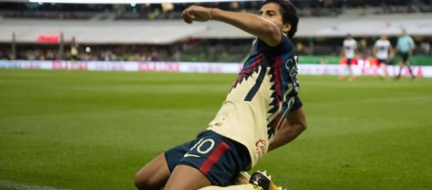 Cecilio festeja el gol del triunfo. Cecilio festeja el gol del triunfo.