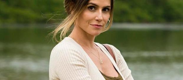 Deborah Secco revela que traiu todos os ex-namorados Deborah Secco revela que traiu todos os ex-namorados
