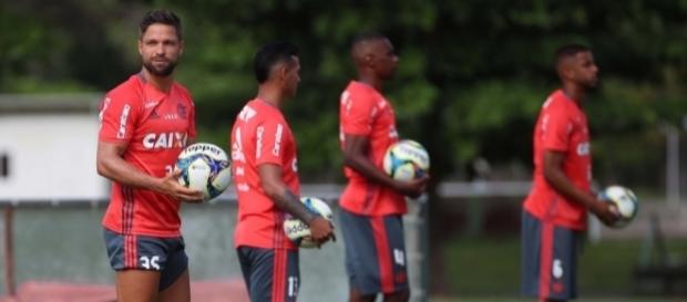 Elenco do Flamengo deve perder mais um jogador Elenco do Flamengo deve perder mais um jogador