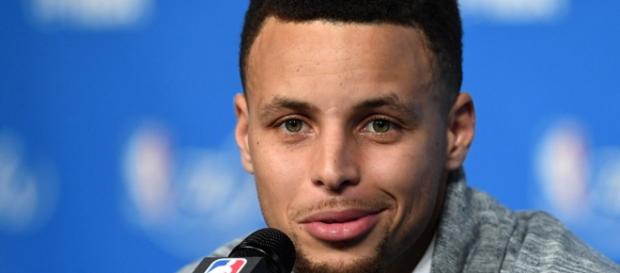 Golden State Warriors guardia Steph Curry recientemente habló de Kyrie Irving y los rumores relacionados con los Cavaliers de Cleveland. Golden State Warriors guardia Steph Curry recientemente habló de Kyrie Irving y los rumores relacionados con los Cavaliers de Cleveland.