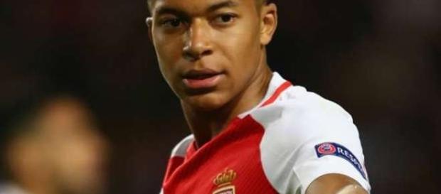 La condición que ha pedido Mbappé a Florentino para no traicionarlo con el Barça La condición que ha pedido Mbappé a Florentino para no traicionarlo con el Barça