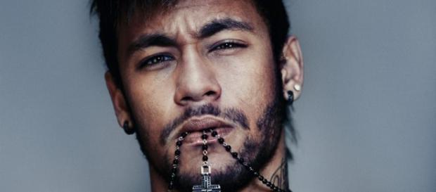 Neymar leva 10 amigos para curtir o final de semana em Paris. Neymar leva 10 amigos para curtir o final de semana em Paris.