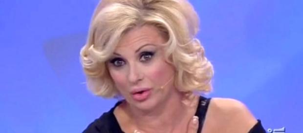 Tina Cipollari dopoUomini e Donne, è polemica? Tina Cipollari dopoUomini e Donne, è polemica?