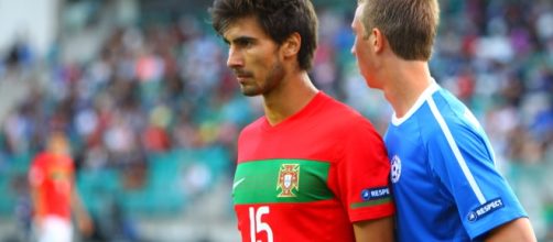 Andre Gomes could be joining Liverpool soon (Image: Wikimedia Commons/Catherine Kortsmik)