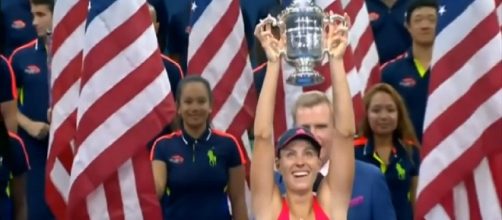Angelique Kerber celebrating 2016 US Open title/ Photo: screenshot via LoreleyRH channel on YouTube