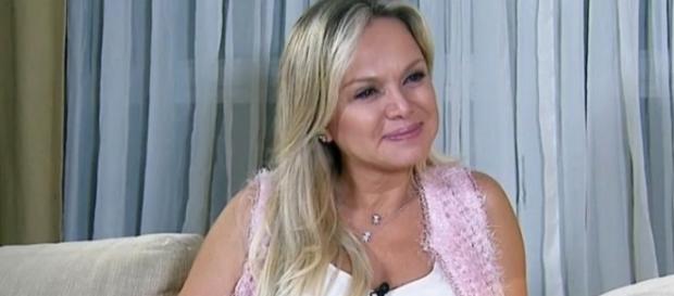Eliana se emocionou muito na entrevista Eliana se emocionou muito na entrevista