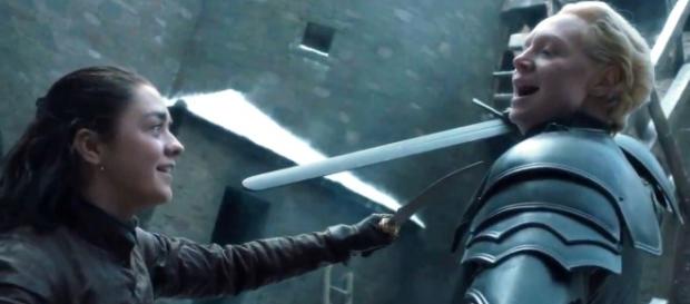 Game of Thrones: Arya e Brienne se enfrentando no episódio 7x04 (Foto: Screencap/HBO) Game of Thrones: Arya e Brienne se enfrentando no episódio 7x04 (Foto: Screencap/HBO)
