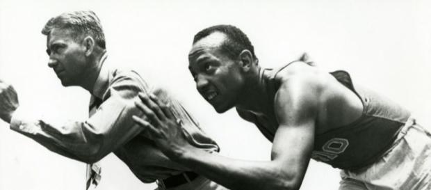 Jesse Owens, un héros malgré lui | Plus vite, plus haut, plus fort - lemonde.fr Jesse Owens, un héros malgré lui | Plus vite, plus haut, plus fort - lemonde.fr