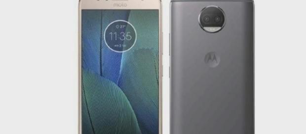 Moto X4 - YouTube/4U Tech Channel Moto X4 - YouTube/4U Tech Channel