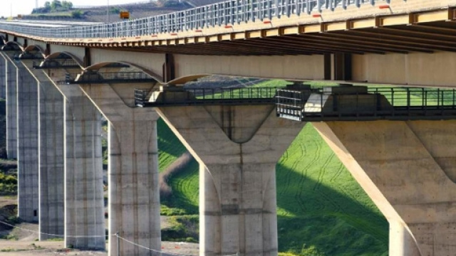 senza manutenzione crollano, e la gente muore