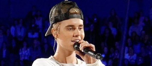 Justin Bieber is stepping back from the music scene to focus on himself. (Wikimedia/Lou Stejskal)