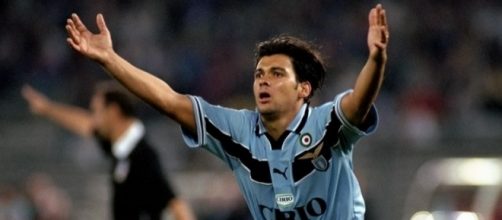 Sergio Conceicao, autore del gol che regala alla Lazio la prima Supercoppa italiana nel 1998, 2-1 in finale contro la Juventus