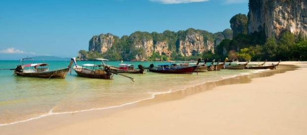 5 Countries to Visit for Under $500 | BootsnAll - (via flickr - Gianna Oro) 5 Countries to Visit for Under $500 | BootsnAll - (via flickr - Gianna Oro)