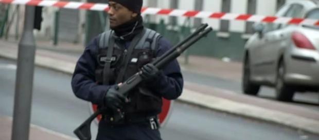 attacco a charlie hebdo - Tgcom24 - mediaset.it attacco a charlie hebdo - Tgcom24 - mediaset.it