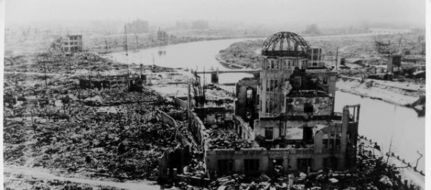 Hiroshima dopo la bomba all'uranio (foto Hiroshima Atomic Bomb Museum Hiroshima dopo la bomba all'uranio (foto Hiroshima Atomic Bomb Museum