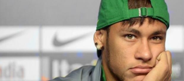 Neymar Júnior leva bronca de órgão na França Neymar Júnior leva bronca de órgão na França